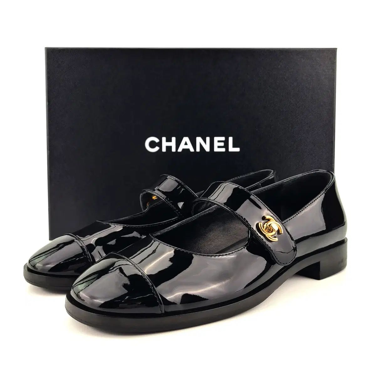 シャネル ターンロック ペンダント メリージェーン フラットシューズ