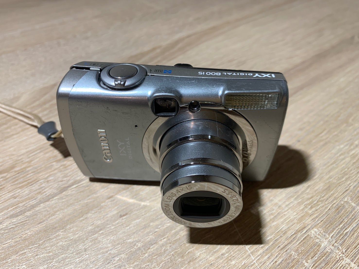 7895 Canon IXY DIGITAL 800 IS シルバー デジカメ 動作確認済み