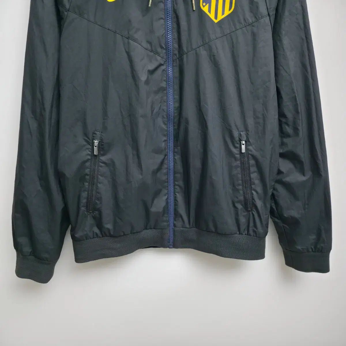 アトレティコマドリード Nike ウィンドブレーカー S 黒/黄緑 S NIKE アトレティコ・マドリード ウィンドブレーカー ブラック - メルカリ