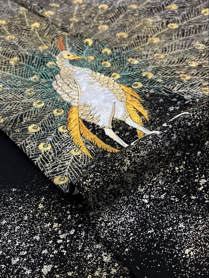 黒留袖 金彩 金糸 孔雀 比翼仕立て 正絹 A180 - メルカリ