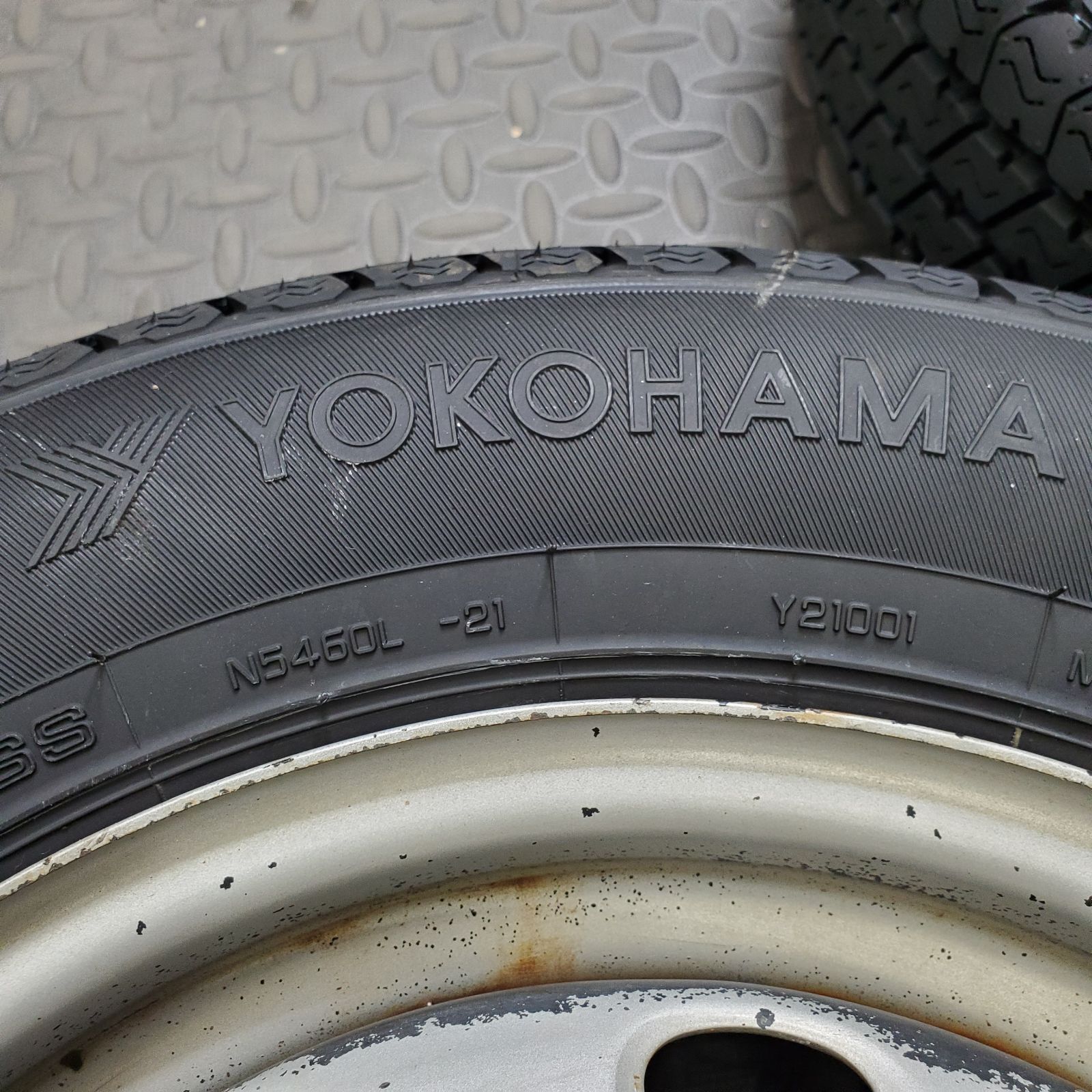 25年製 新品タイヤ 145/80R12 80/78N LT ヨコハマ スーパーバン356(夏