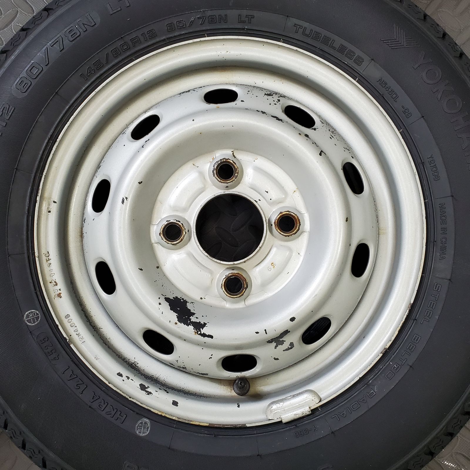 25年製 新品タイヤ 145/80R12 80/78N LT ヨコハマ スーパーバン356(夏