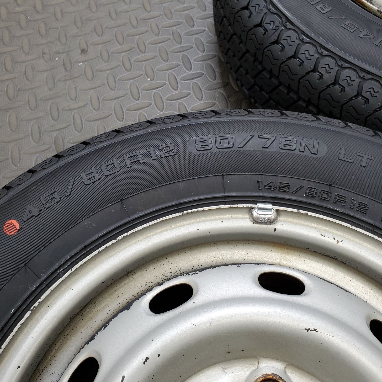 25年製 新品タイヤ 145/80R12 80/78N LT ヨコハマ スーパーバン356(夏