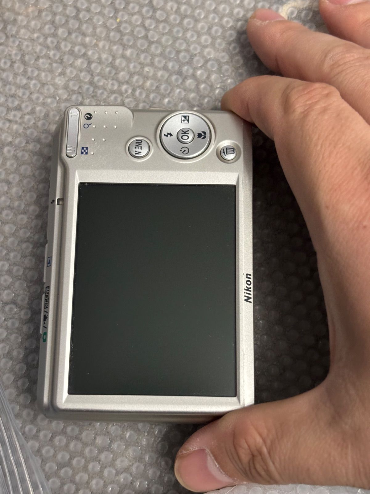 Nikon Coolpix L18 26012565 - メルカリ