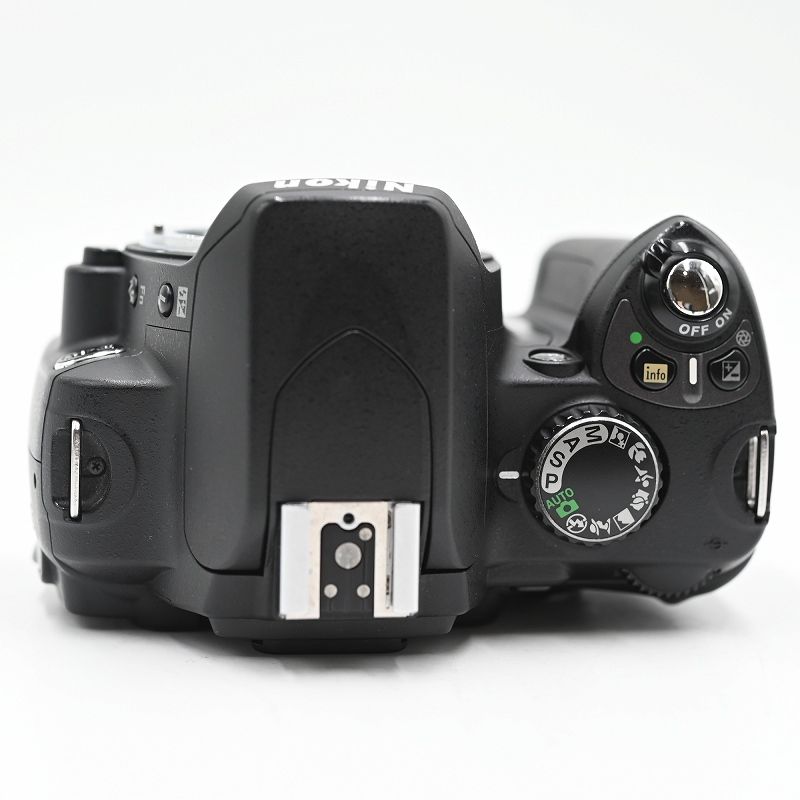 Nikon ニコン D40 Nikkor 18-55mm f/3.5-5.6G II デジタル一眼レフ