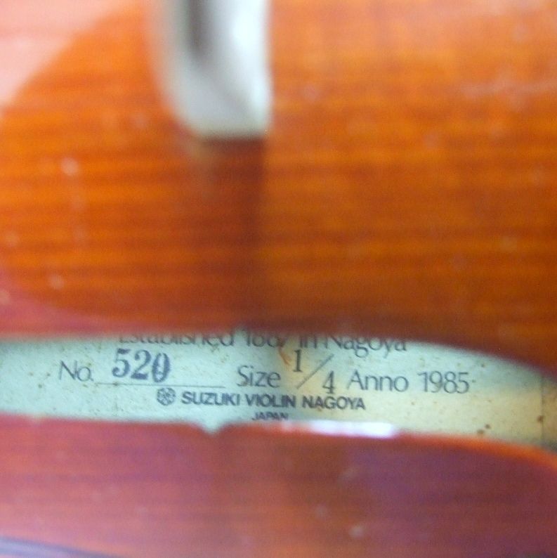 スズキバイオリン 1/4 No520 1985年 フェルナンブーコ未使用弓 ケース