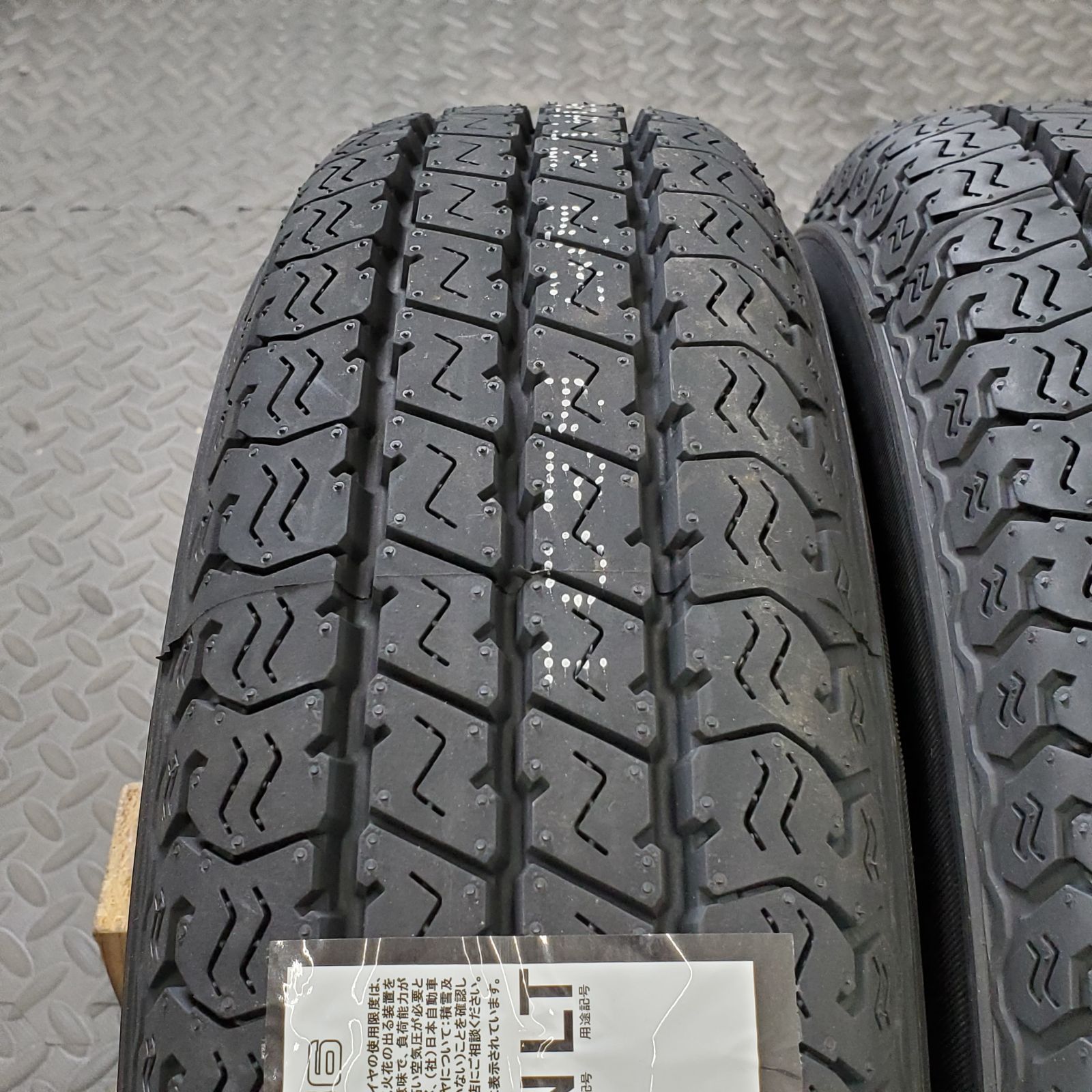 25年製 新品タイヤ 145/80R12 80/78N LT ヨコハマ スーパーバン356(夏