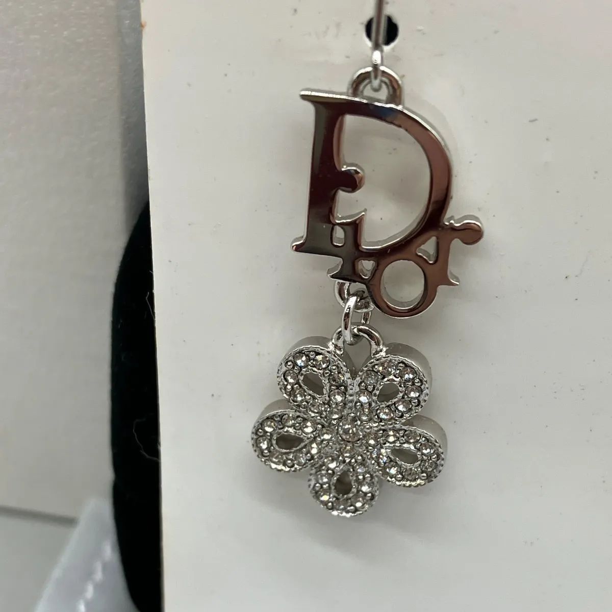 【まーページ】極美品✨クリスチャンディオール ピアス 花 フラワー 訳アリ品 クリスチャン・ディオール（Christian Dior）のフラワー（花