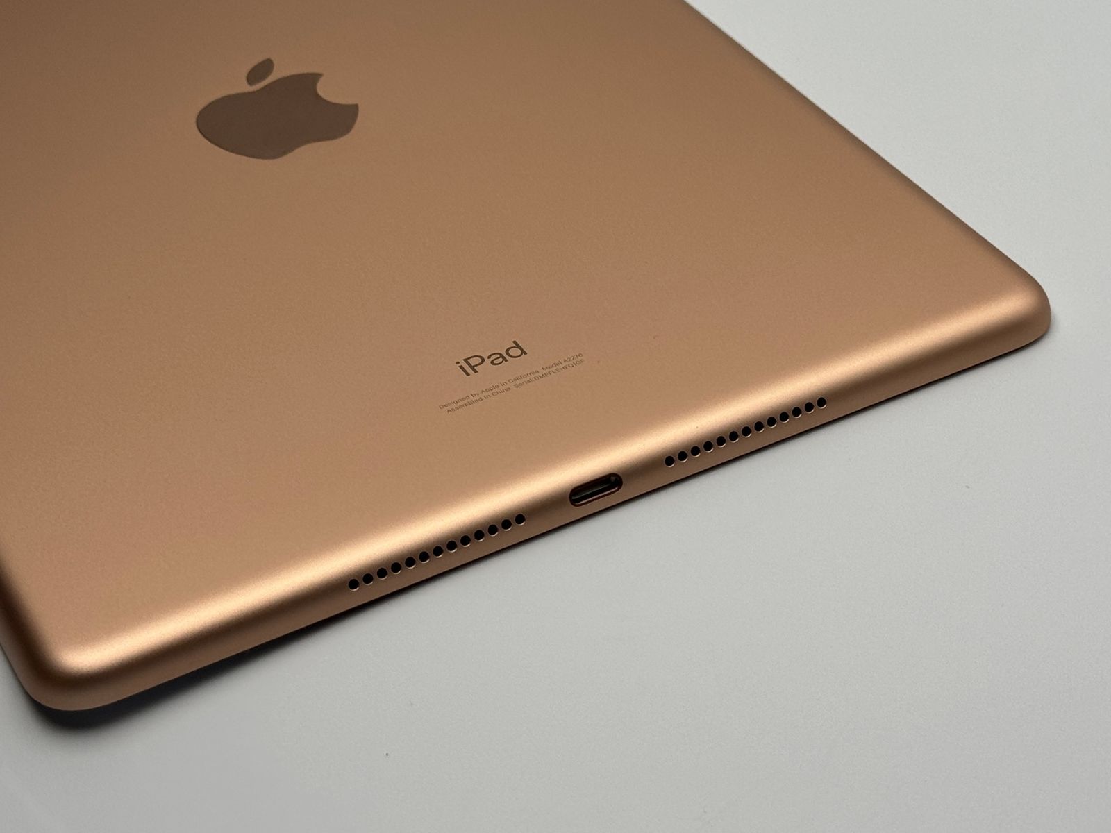 中古B】iPad 第8世代 32GB ゴールド Wi-Fi バッテリー【92%】 - メルカリ