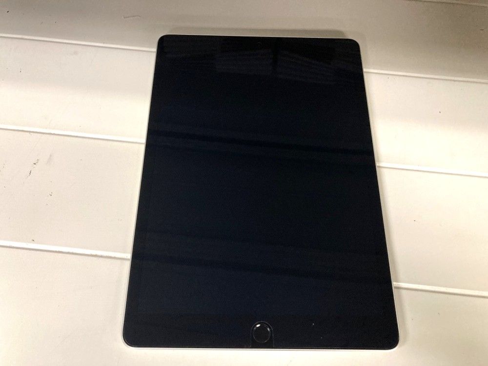 第9世代 iPad SIMフリー MK493J/A(64GB) ipad9 ジャンク品 - メルカリ
