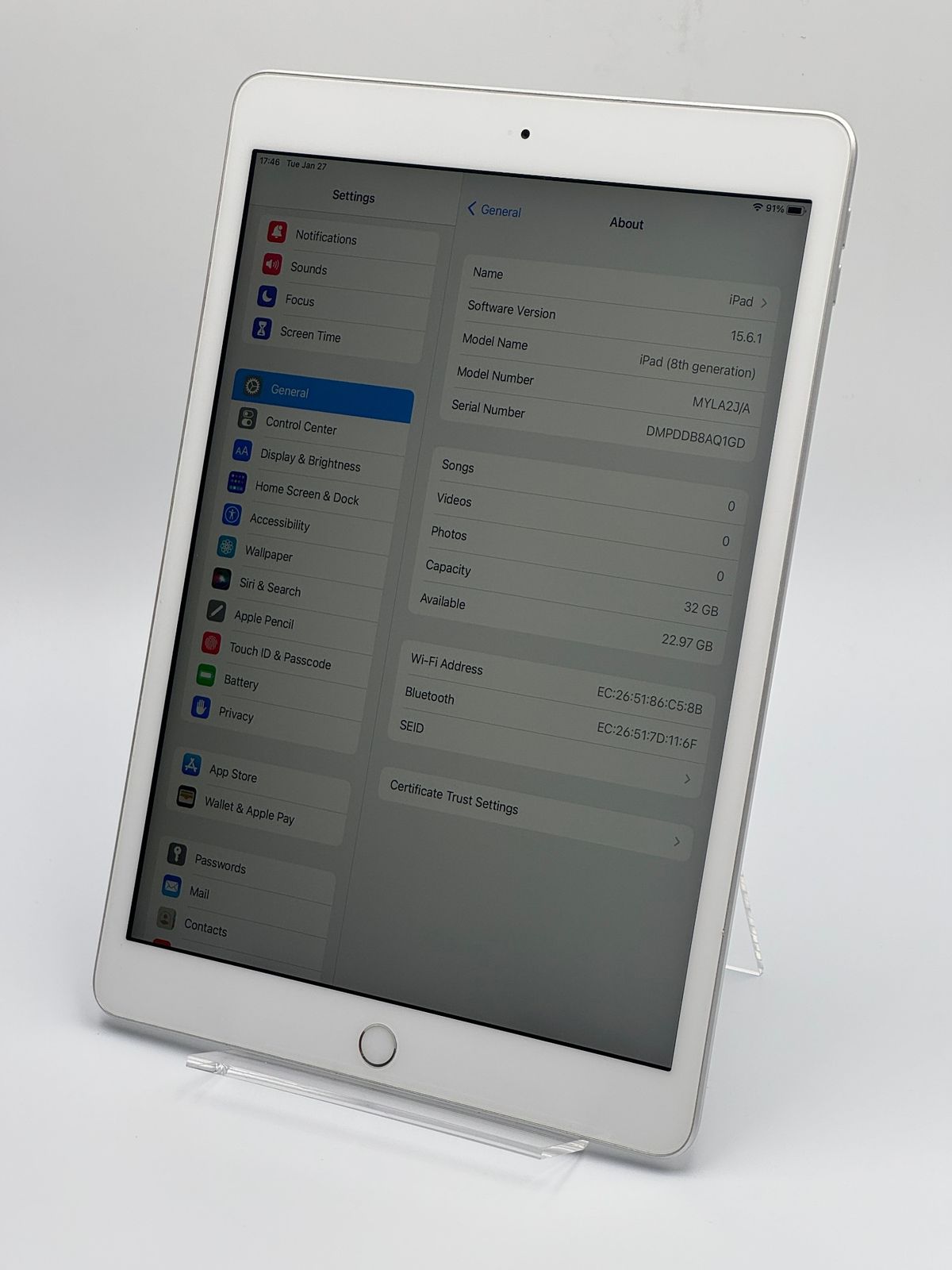 1*ュ様 比較的美品■iPad 8◼️第8世代◼️Wi-Fi版◼️バッテリー良品 1*ュ様 比較的美品□iPad 8◼️第8世代◼️