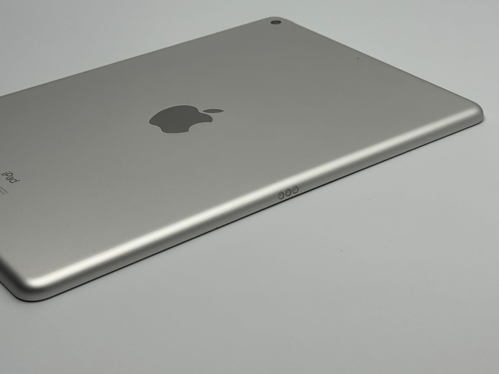 中古B】iPad 第8世代 32GB シルバー Wi-Fi バッテリー【78%】 - メルカリ