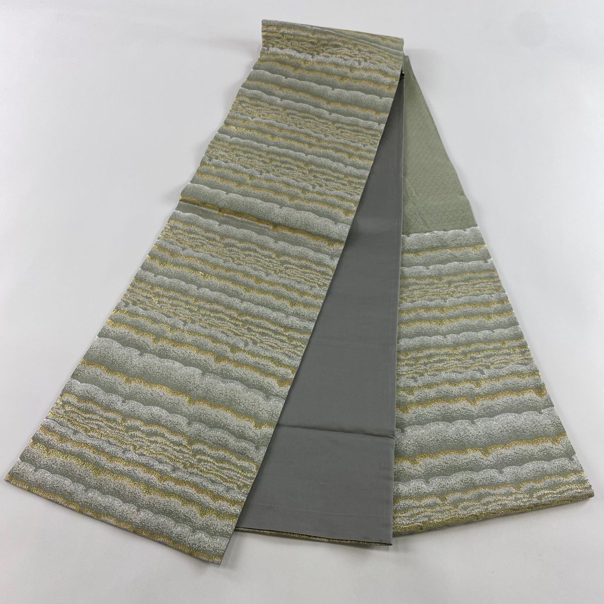 在庫一掃】 袋帯 美品 秀品 雪輪 幾何学模様 金糸 箔 灰緑 六通 正絹