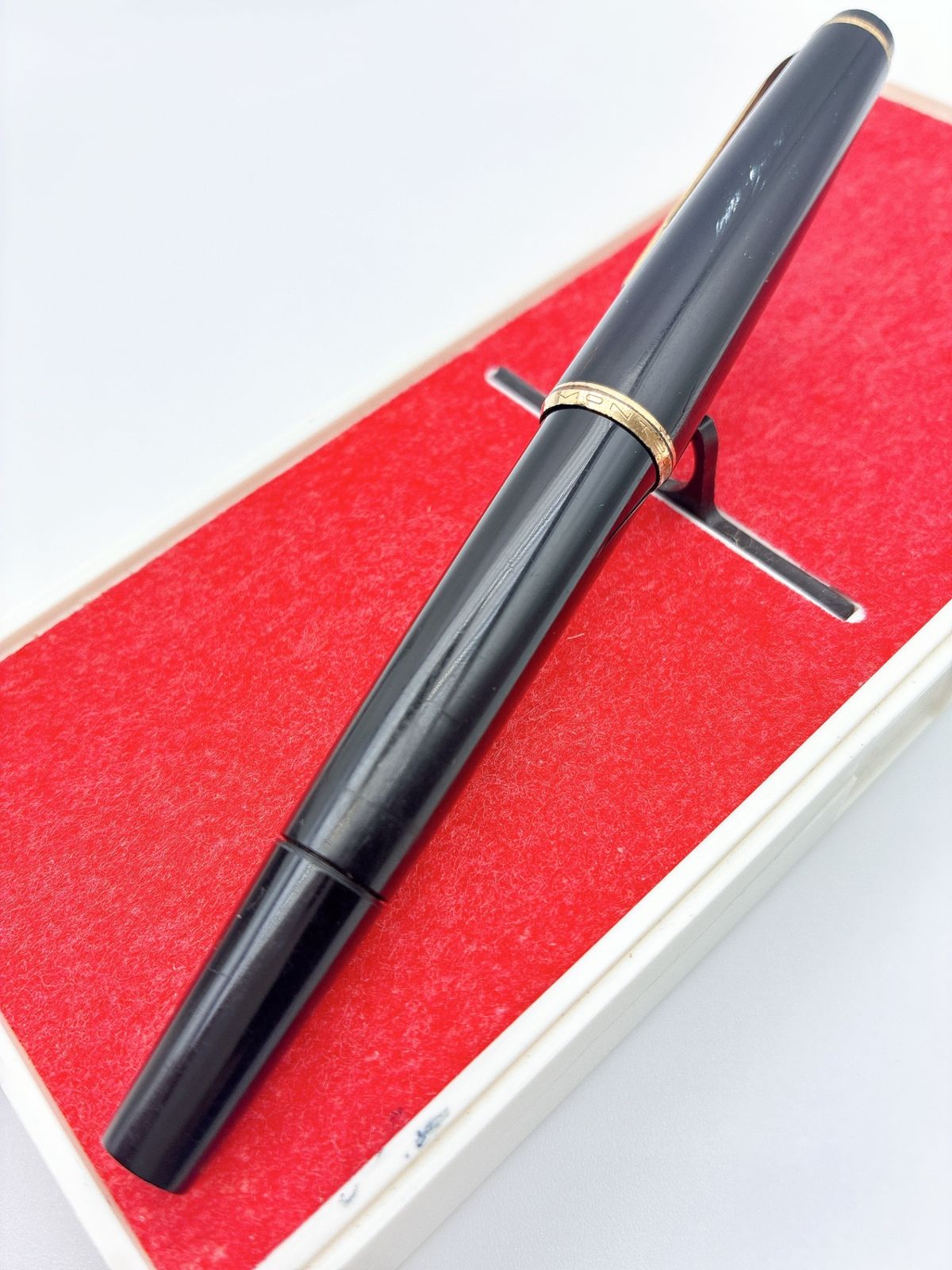 MONTBLANC/モンブラン No.32 万年筆 585/14K ブラック/ゴールド ヴィンテージ FC-rel012 MONTBLANC/モンブラン No.32 万年筆 585/14K ブラック/ゴールド