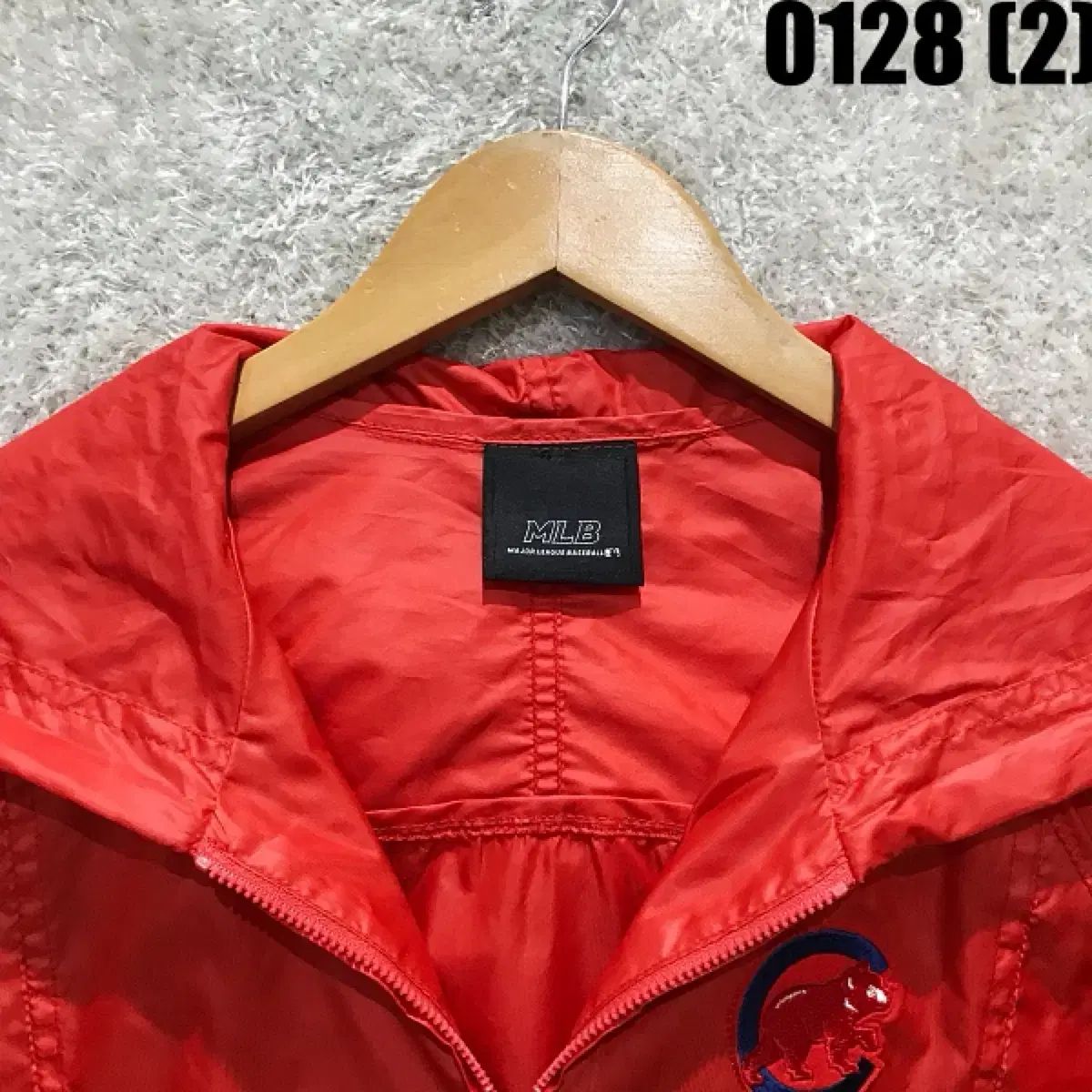 ウィンドブレーカー レッド / フード MLB シカゴ・カブス ウィンドブレーカー レッド フード xs - メルカリ