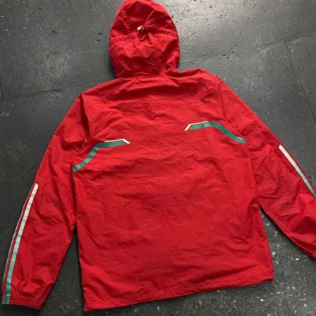 95-100 アディダス リヴァプール ウィンドブレーカー - メルカリ