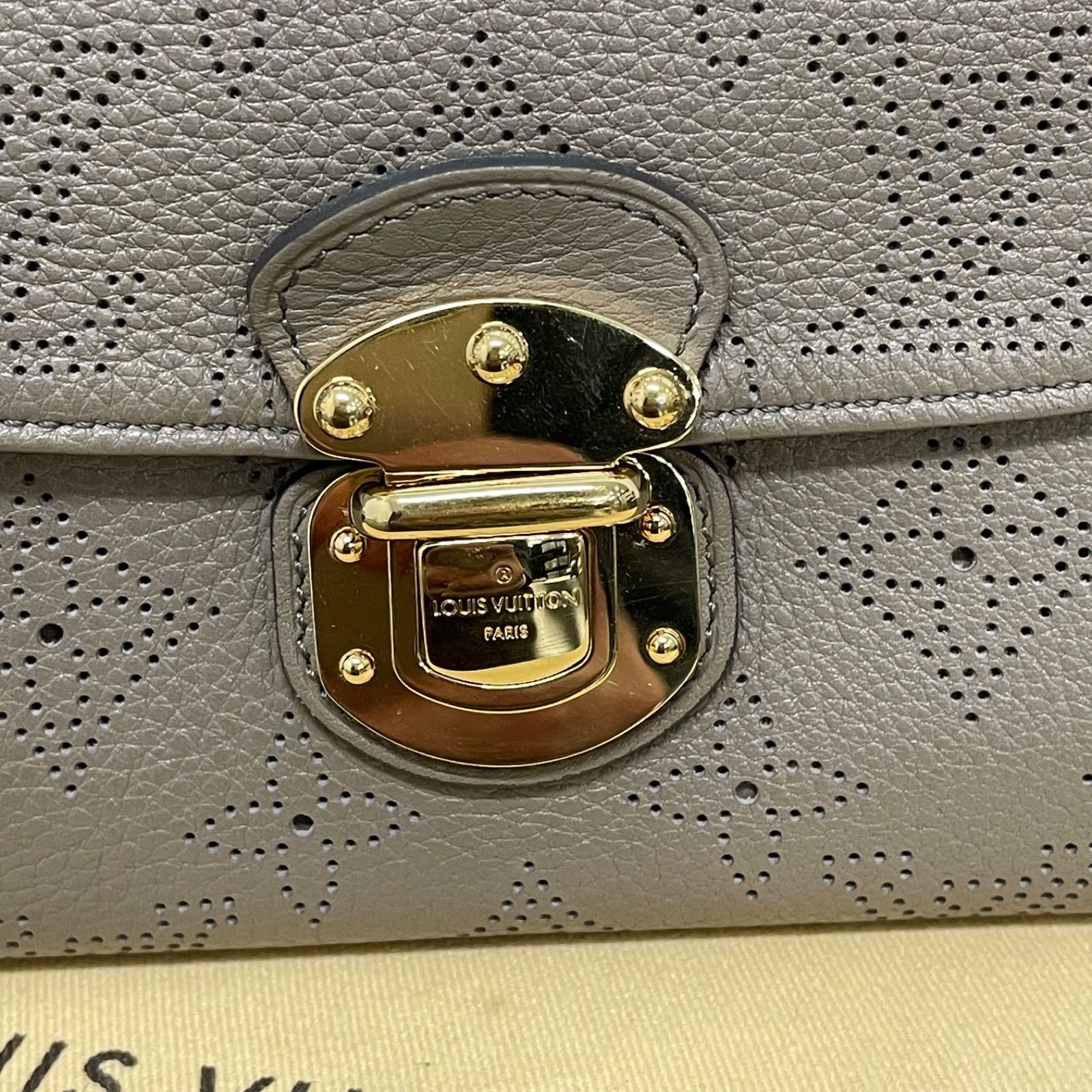 美品】LOUIS VUITTON ルイヴィトン マヒナ ポルトフォイユ・アメリア