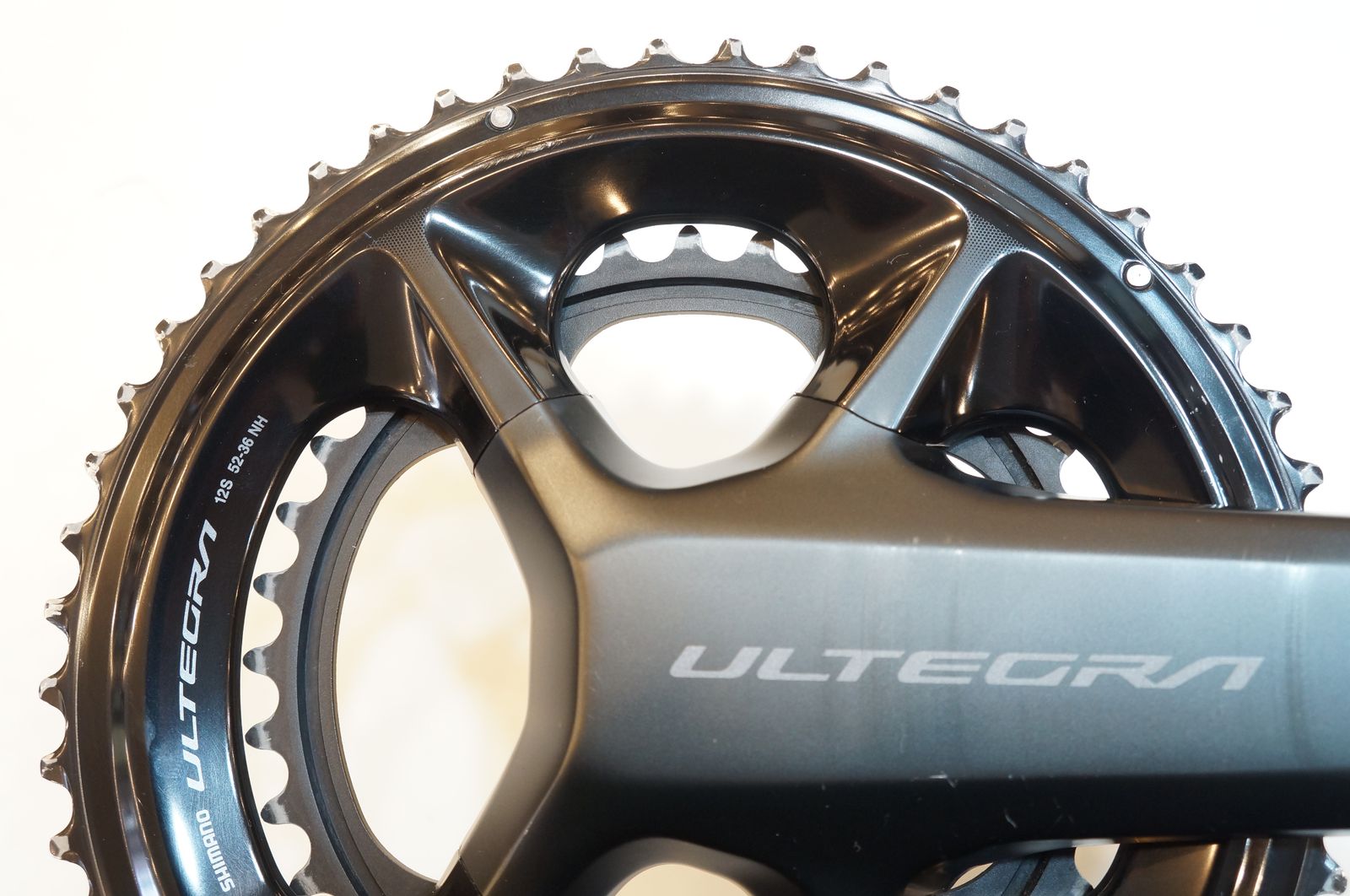 SHIMANO 「シマノ」 ULTEGRA FC-R8100 (4iiii PRECISION 3+ 片側パワー