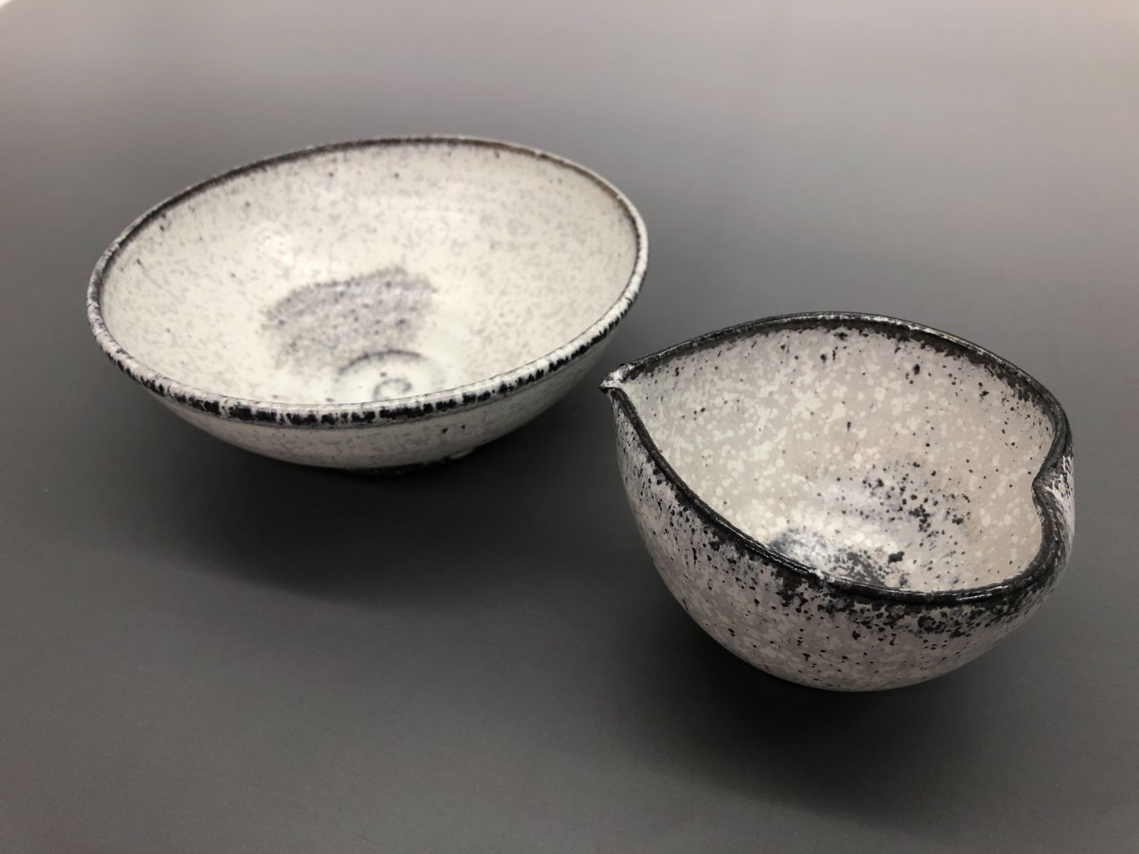 美品】陶芸作家 中平美彦 炭化白釉 中鉢 片口小鉢 2点おまとめ 盛鉢 盛