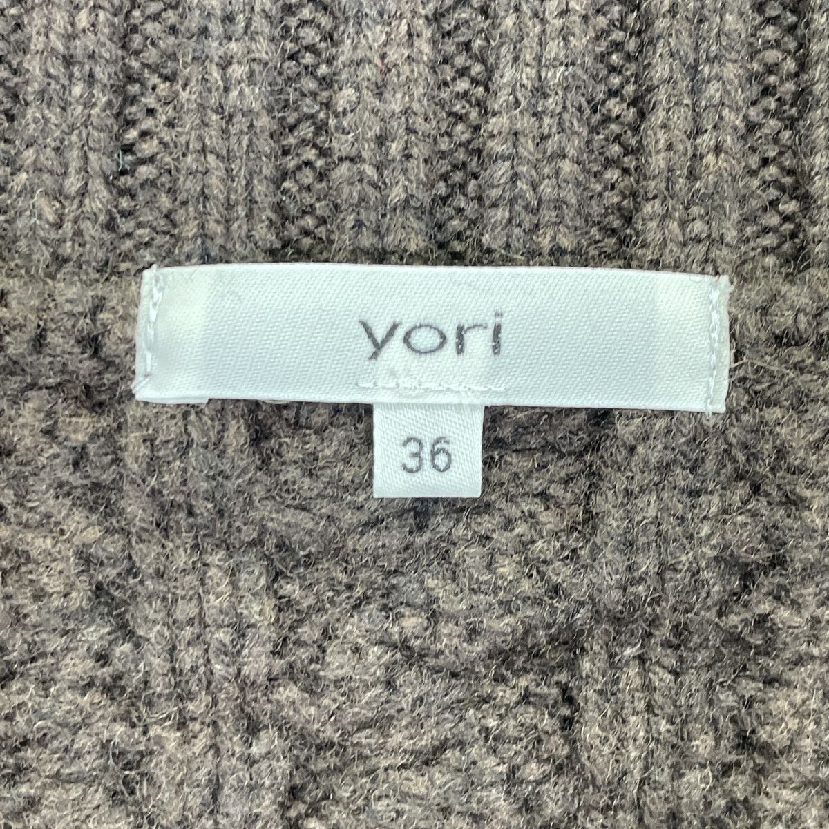 yori ヨリ ﾌﾞﾗｳﾝ ｳｰﾙ100 ｼｪﾙﾎﾞﾀﾝ ｹｰﾌﾞﾙﾆｯﾄｶｰﾃﾞｨｶﾞﾝ ブラウン - メルカリ