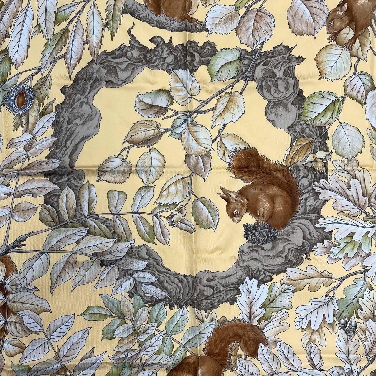 【未開封】エルメス カレ90 CASSE NOISETTE (くるみ割り) 美品 HERMES エルメス カレ90 CASSE-NOISETTE くるみ割り スカーフ