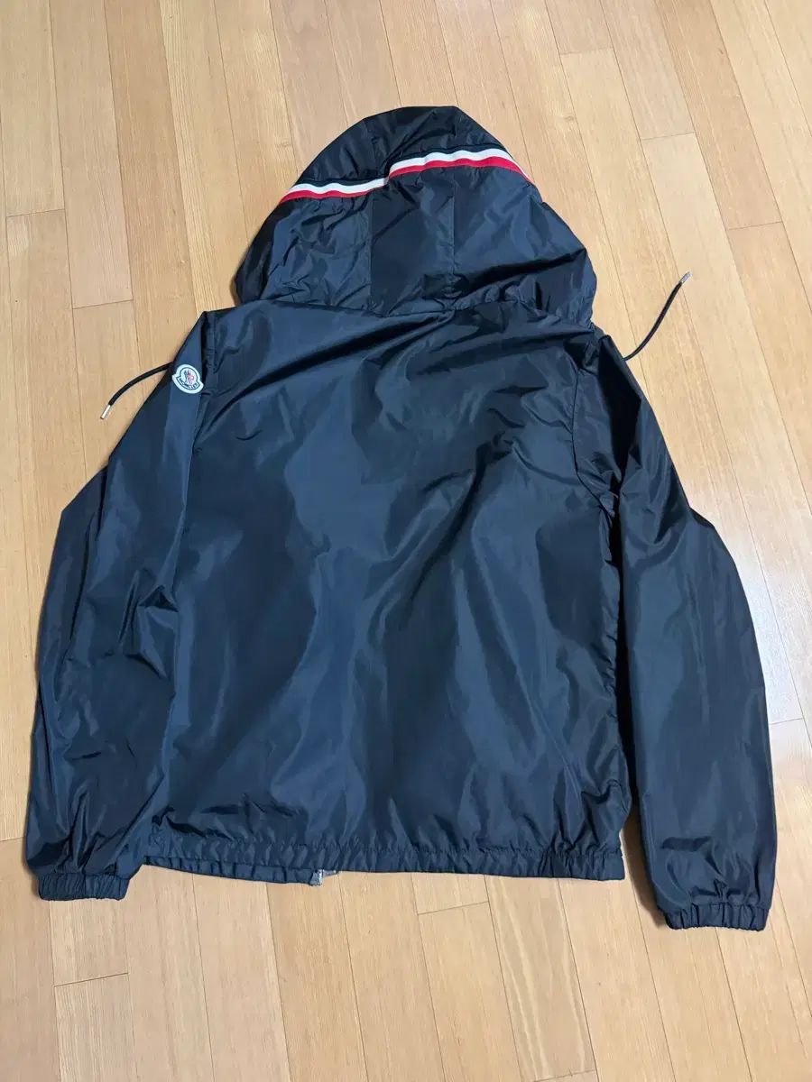 モンクレール 3本線 WHO フード ウィンドブレーカー ブラック サイズ3