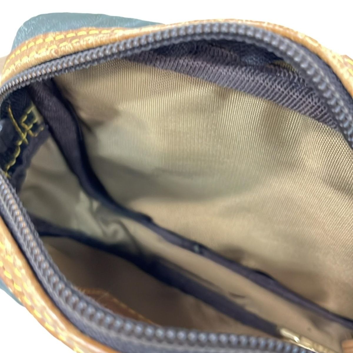 HUNTING WORLD(ハンティングワールド) ショルダーバッグ - カーキ