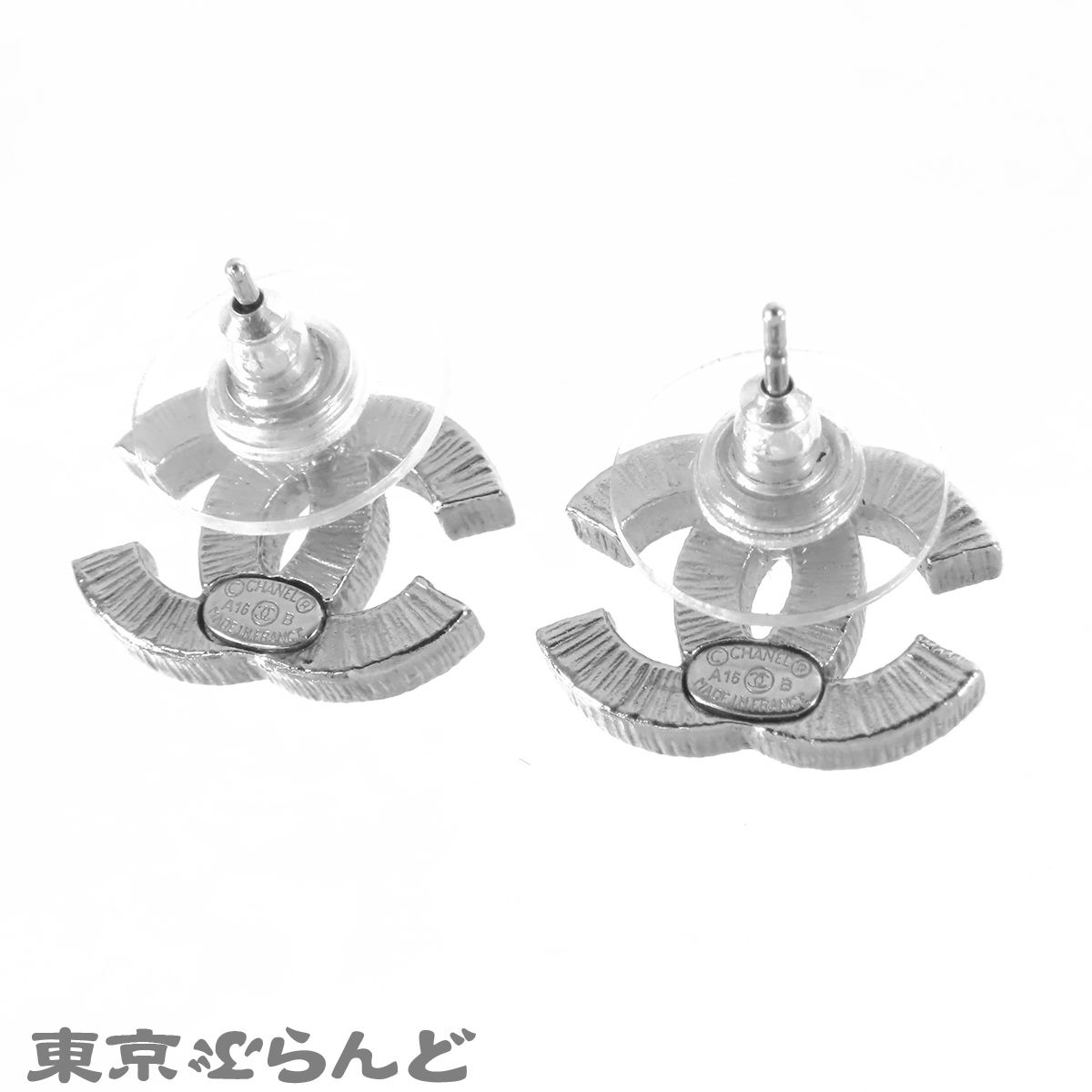 K*o様 CHANEL シルバー ロゴスタッドピアス シャネル CHANEL ココマーク スタッド ピアス シルバー メタル ライン