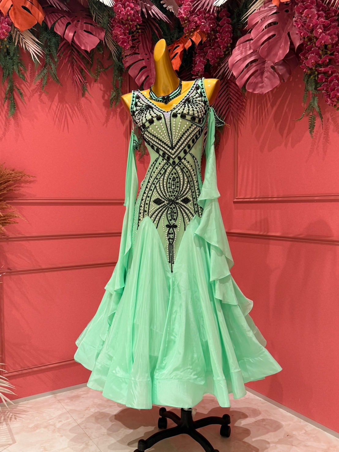 社交ダンス gentil ジャンティ ライトグリーン サイズM スタンダード