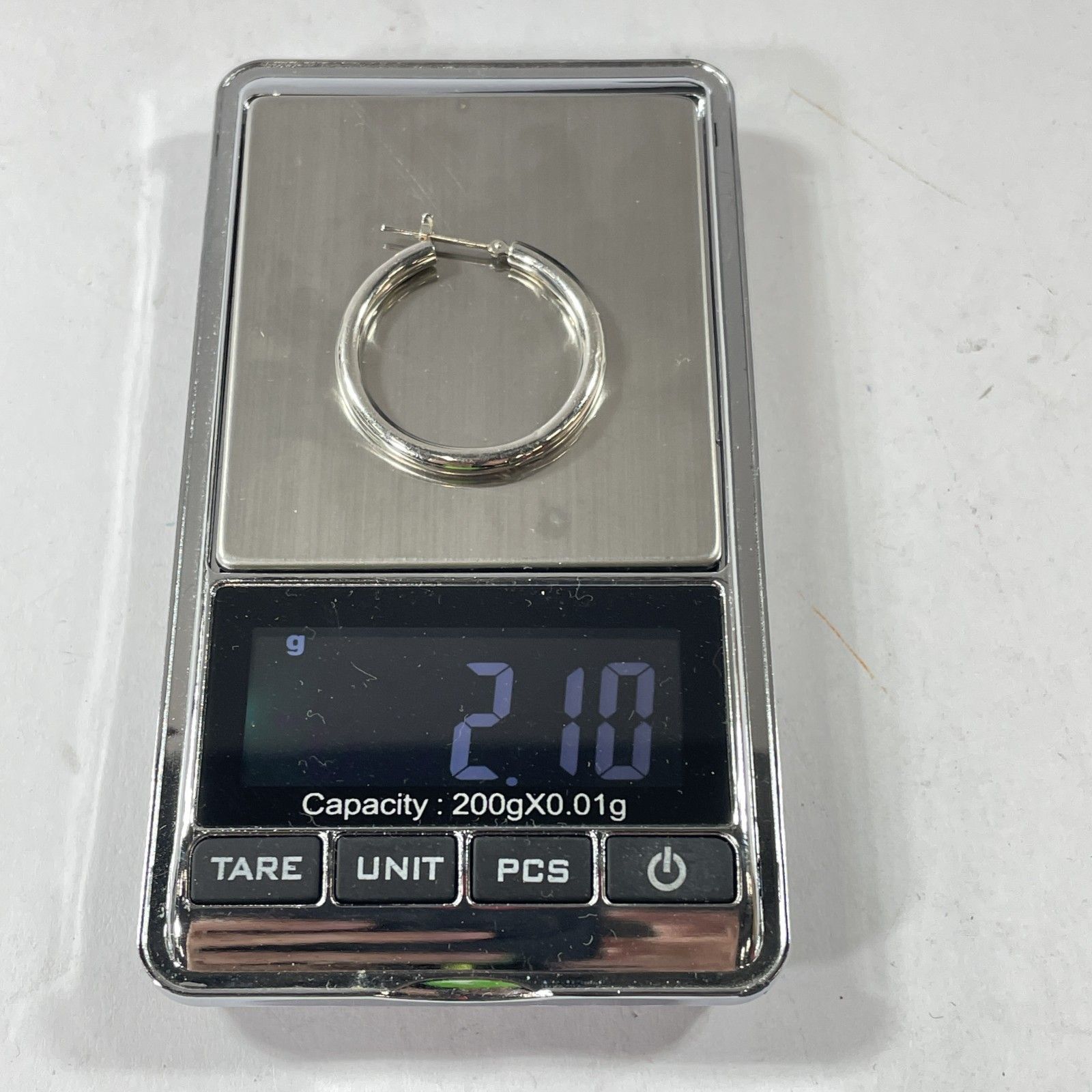 ☆ Pt900刻印 プラチナフープピアス 片耳ピアス ポスト刻印 直径約3