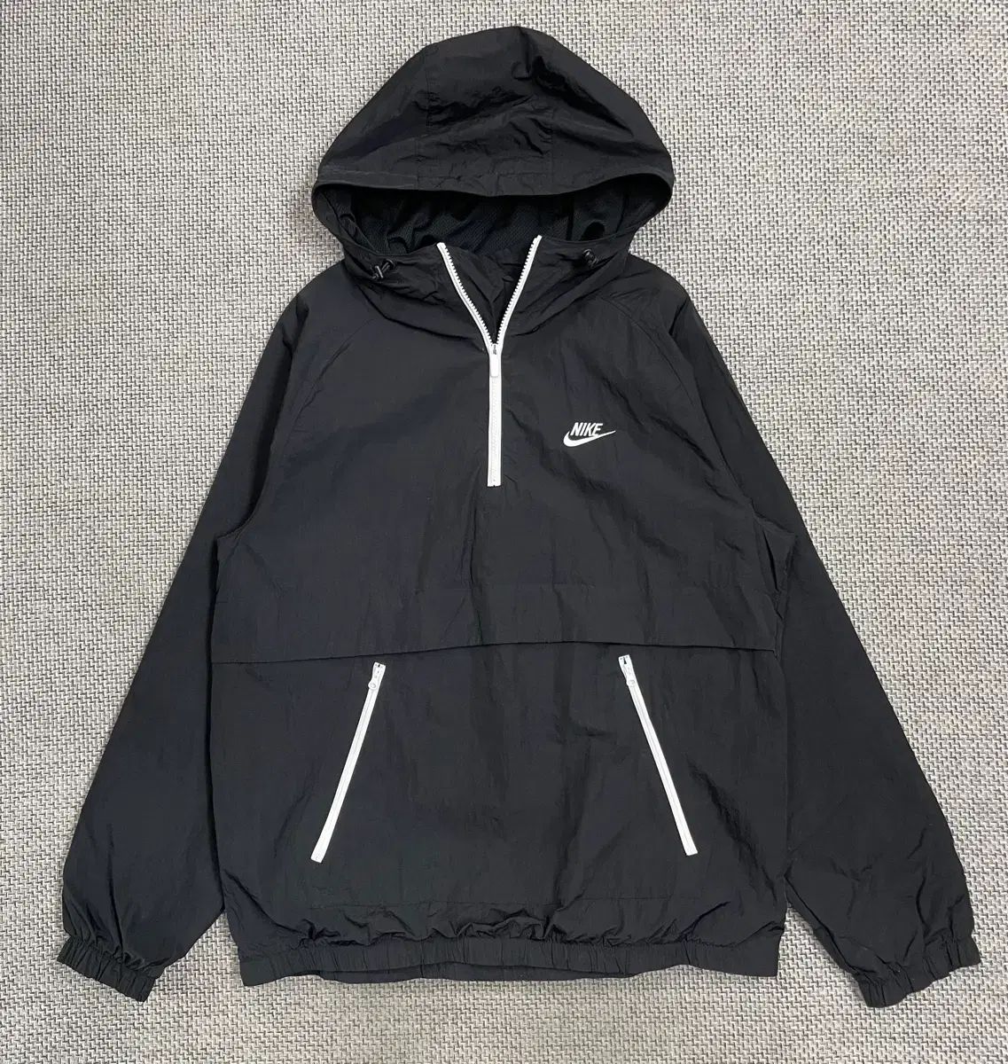 ナイキ ブラック Anorak（アノラック） フード ウィンドブレーカー L
