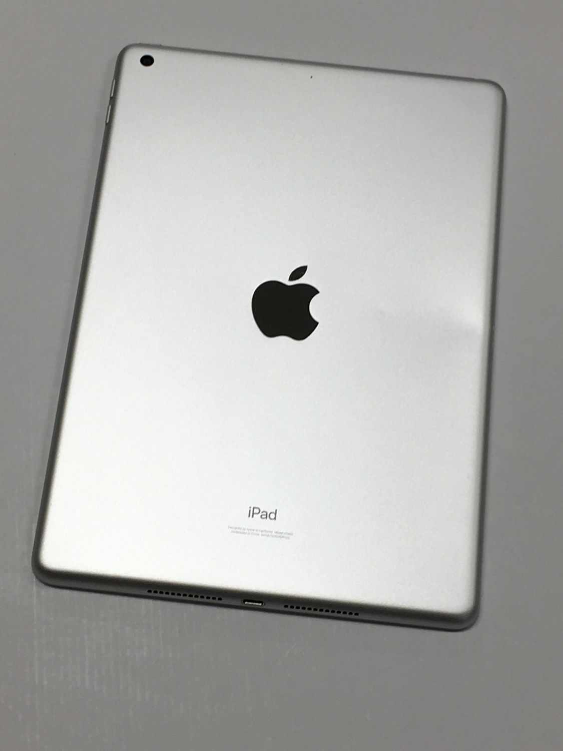 Apple iPad シルバー 本体　美品　第9世代　電池　100% Wi-Fi iPad 第9世代 シルバー 美品 バッテリー100% iPad 第9世代 シルバー