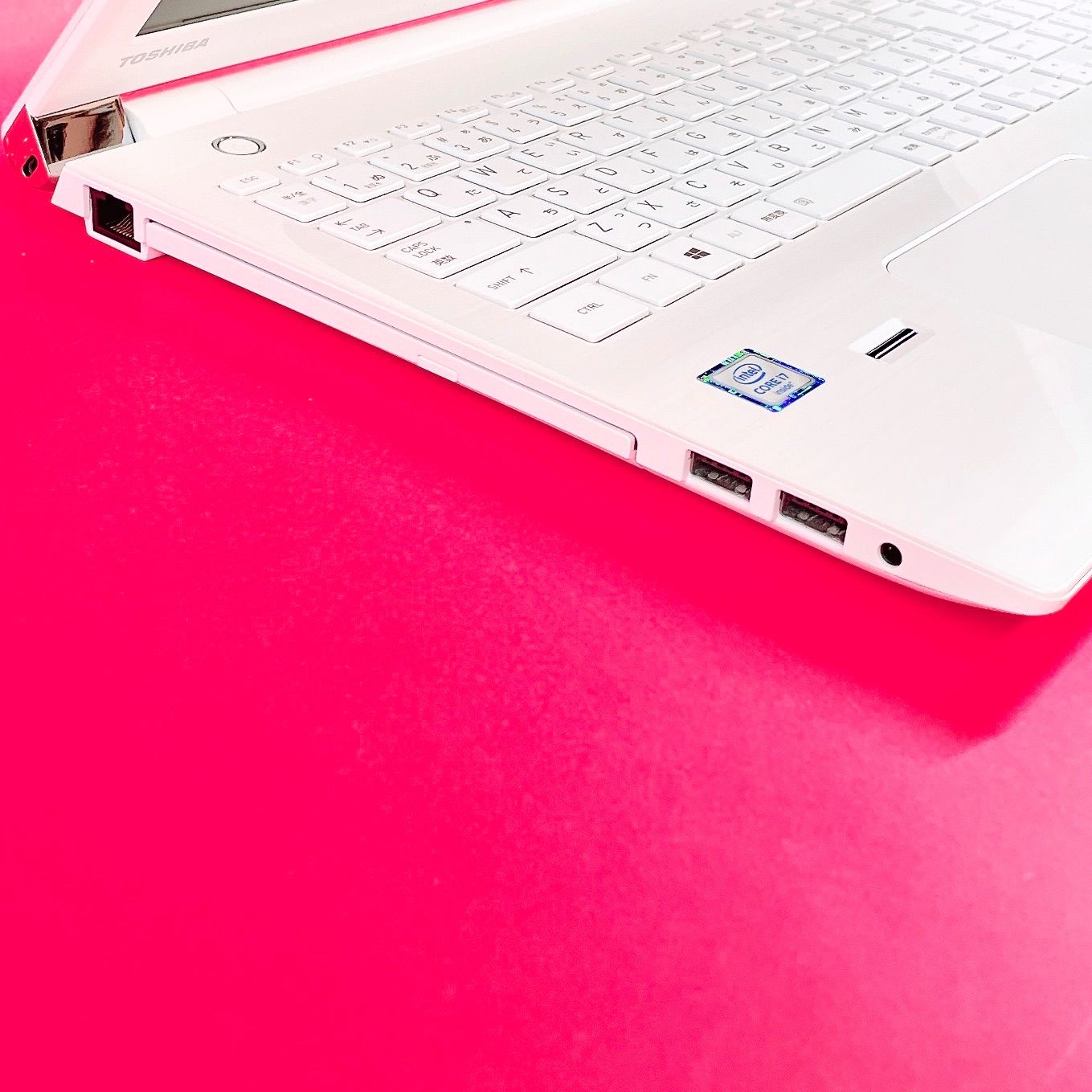 美品❣️特大1TB‼️メモリ8GB✨設定済ですぐ使える♪カメラ付白ノートパソコン 初期設定済みですぐ使える❣️たっぷり大容量1TB✨️高性能Corei7