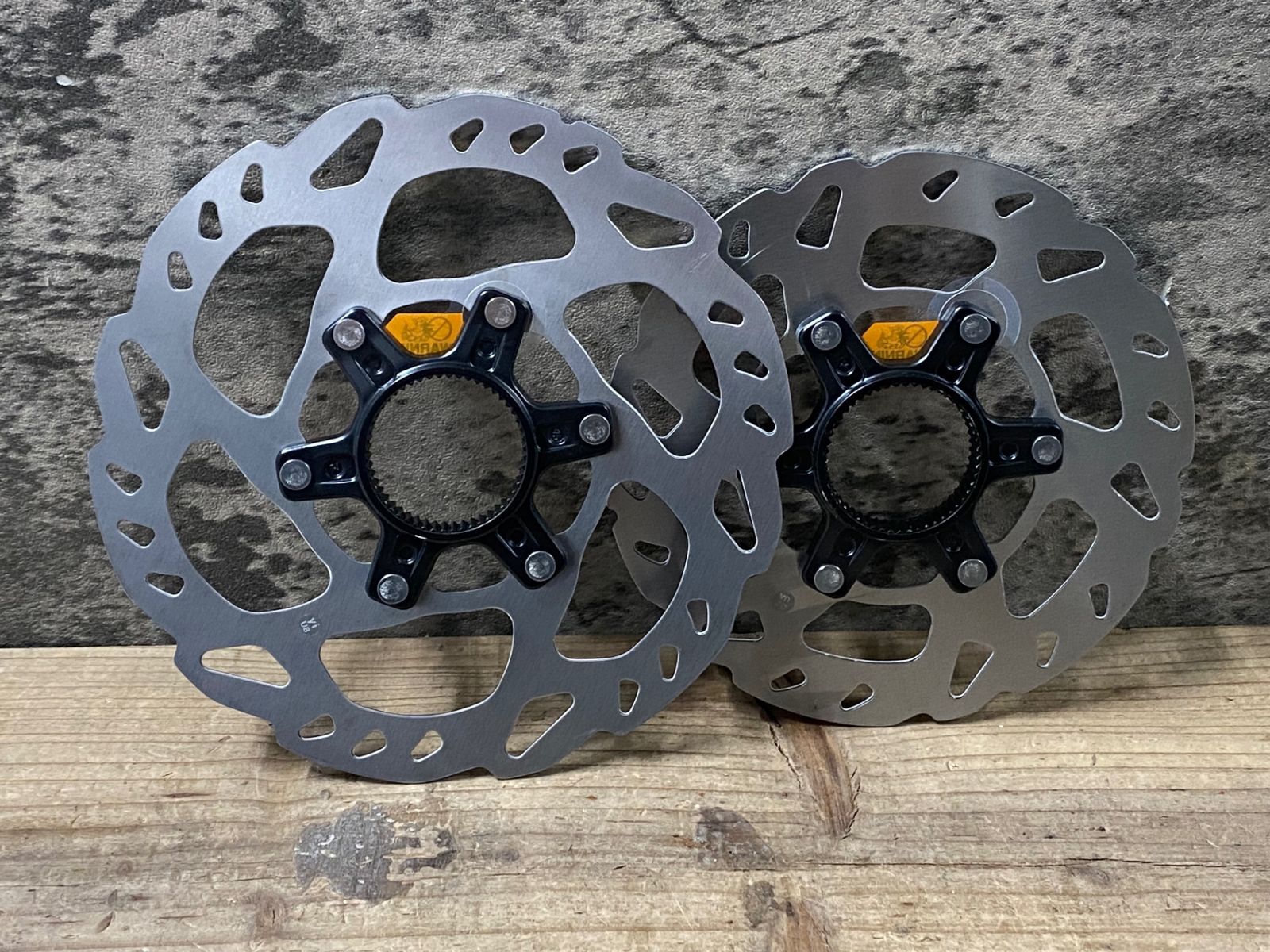 JU812 シマノ SHIMANO ディスクブレーキローター SM-RT70 Φ160/140 2枚