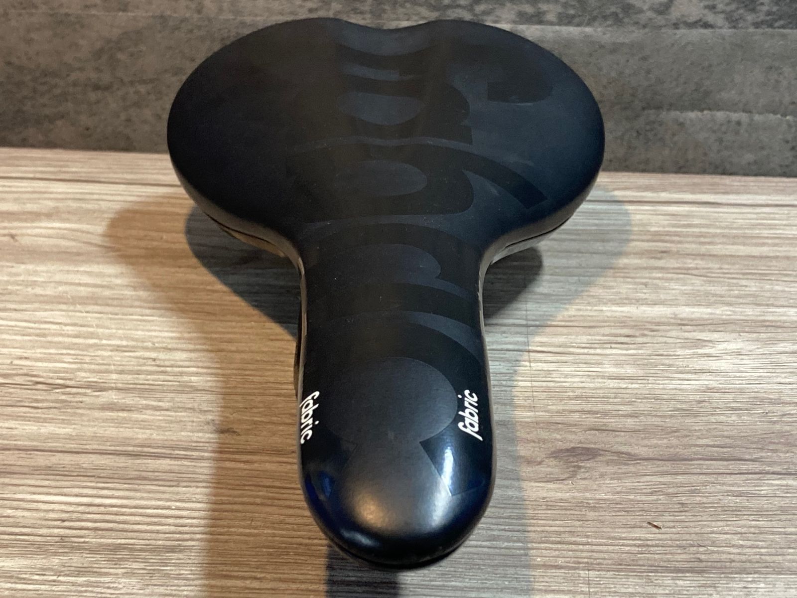 JU867 ファブリック fabric SCOOP SHALLOW PRO TEAM サドル 黒