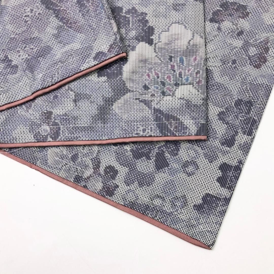 しつけ糸付　美品　総柄大島紬 本場大島紬 白大島 美しい花模様 しつけ糸 K-5652 - メルカリ