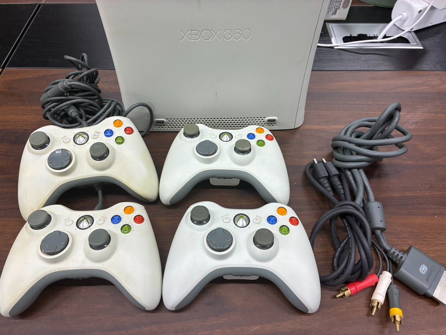 コントローラー4個付き】Microsoft Xbox 360 本体セット｜純正有線