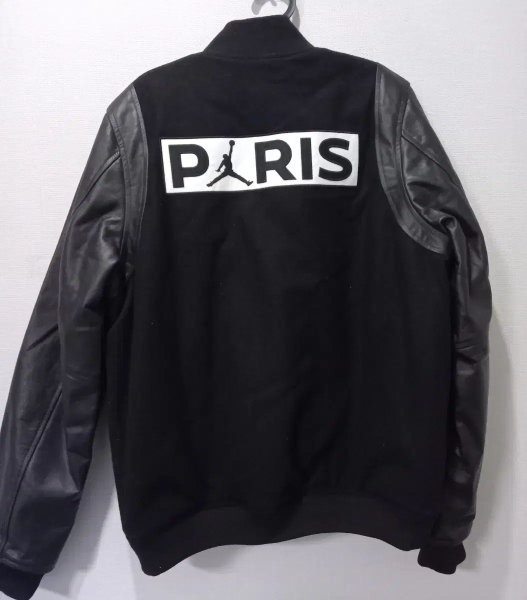 新品 パリ・サンジェルマン FC PSG ジョーダン スタジャン ジャケット