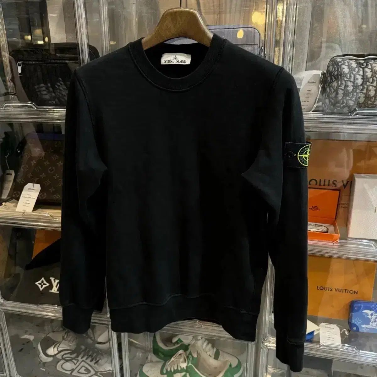 正規品/新モデル 25ss STONE ISLAND ストーンアイランド スウェット