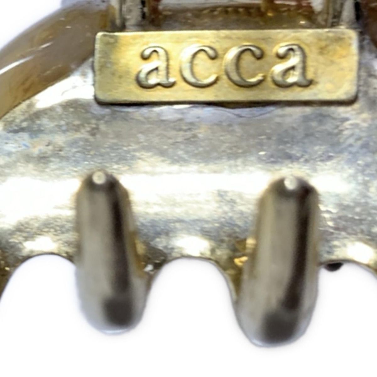 acca(アッカ) アクセサリー - ベージュ×ゴールド×マルチ ヘアクリップ