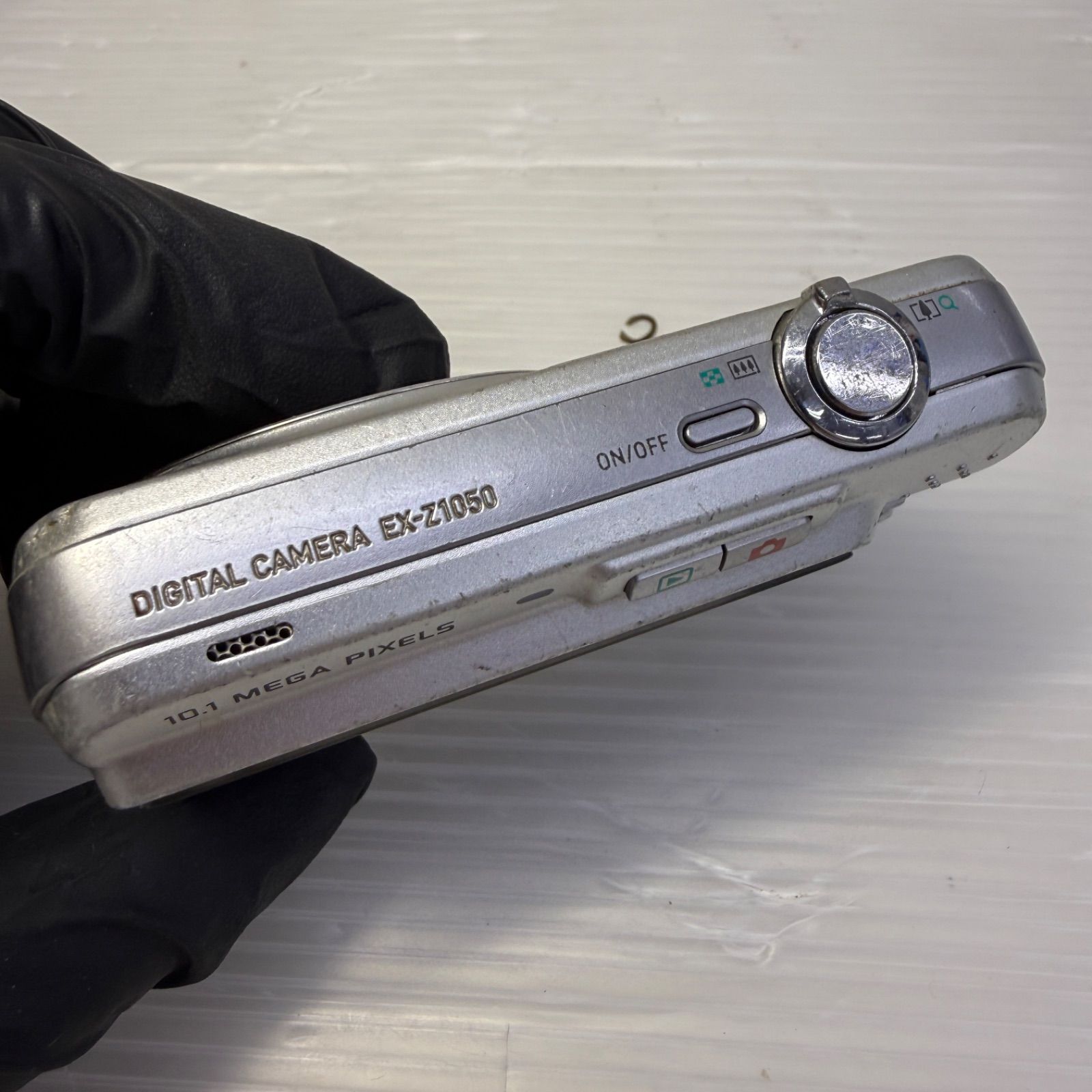 ☆CASIO カシオ☆デジタルカメラ デジカメ EX-Z1050 シルバー ジャンク