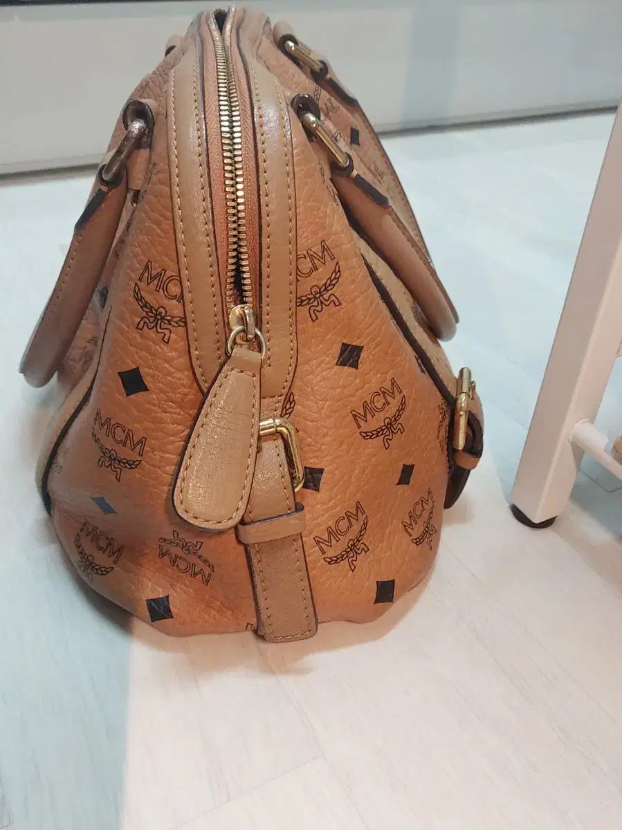 MCM 正規品 ロゴ ボストンバッグ ブラウン トートバッグ - メルカリ