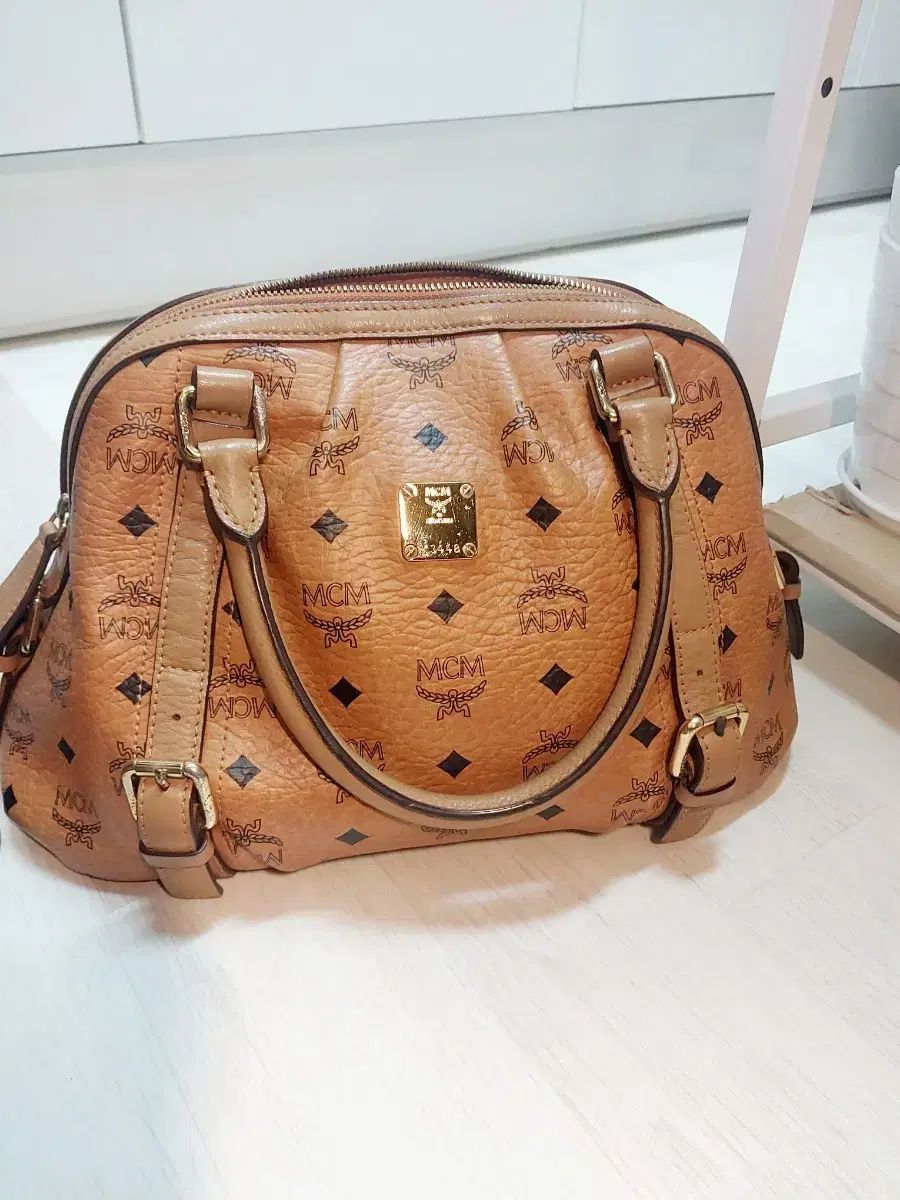 MCM 正規品 ロゴ ボストンバッグ ブラウン トートバッグ - メルカリ