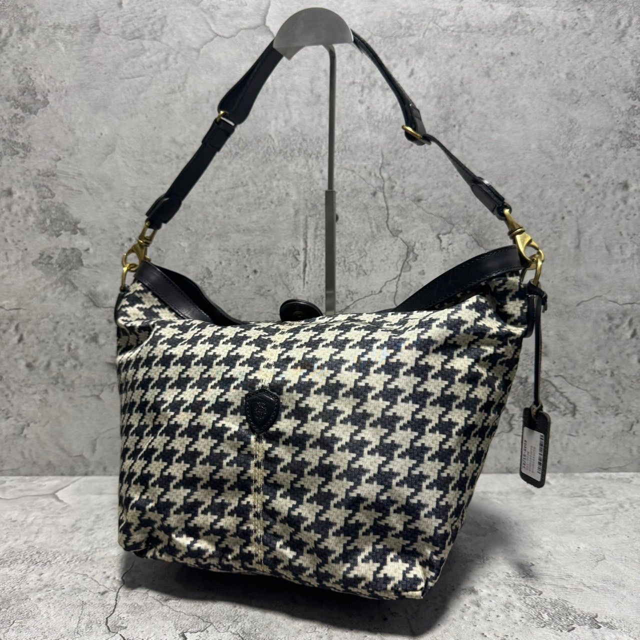 極美品 A4収納可 Felisi フェリージ ワンショルダーバッグ ナイロン