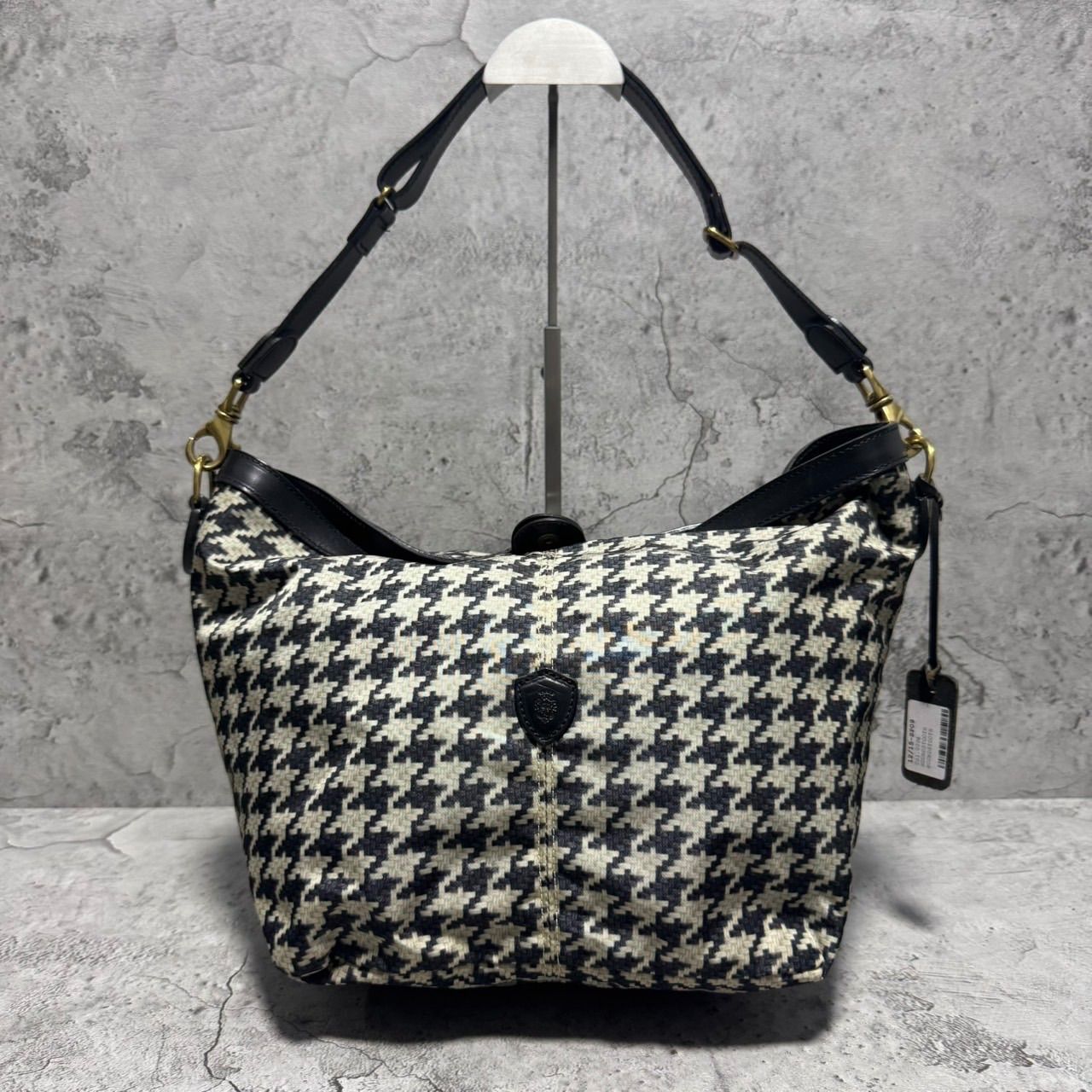 極美品 A4収納可 Felisi フェリージ ワンショルダーバッグ ナイロン 
