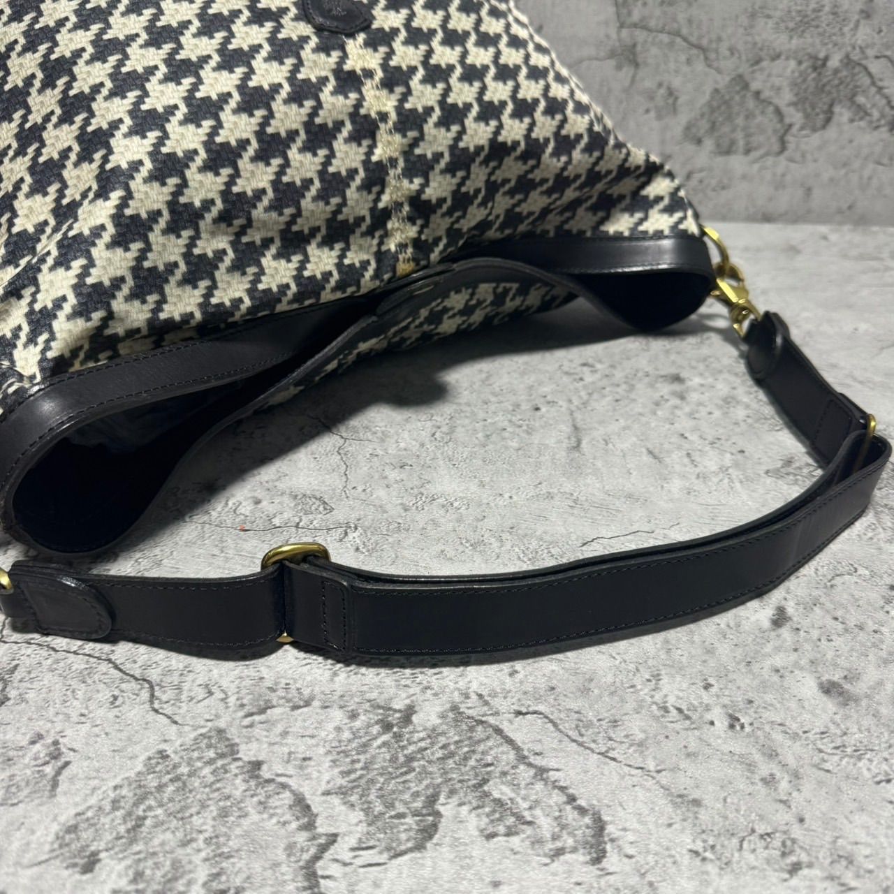 極美品 A4収納可 Felisi フェリージ ワンショルダーバッグ ナイロン