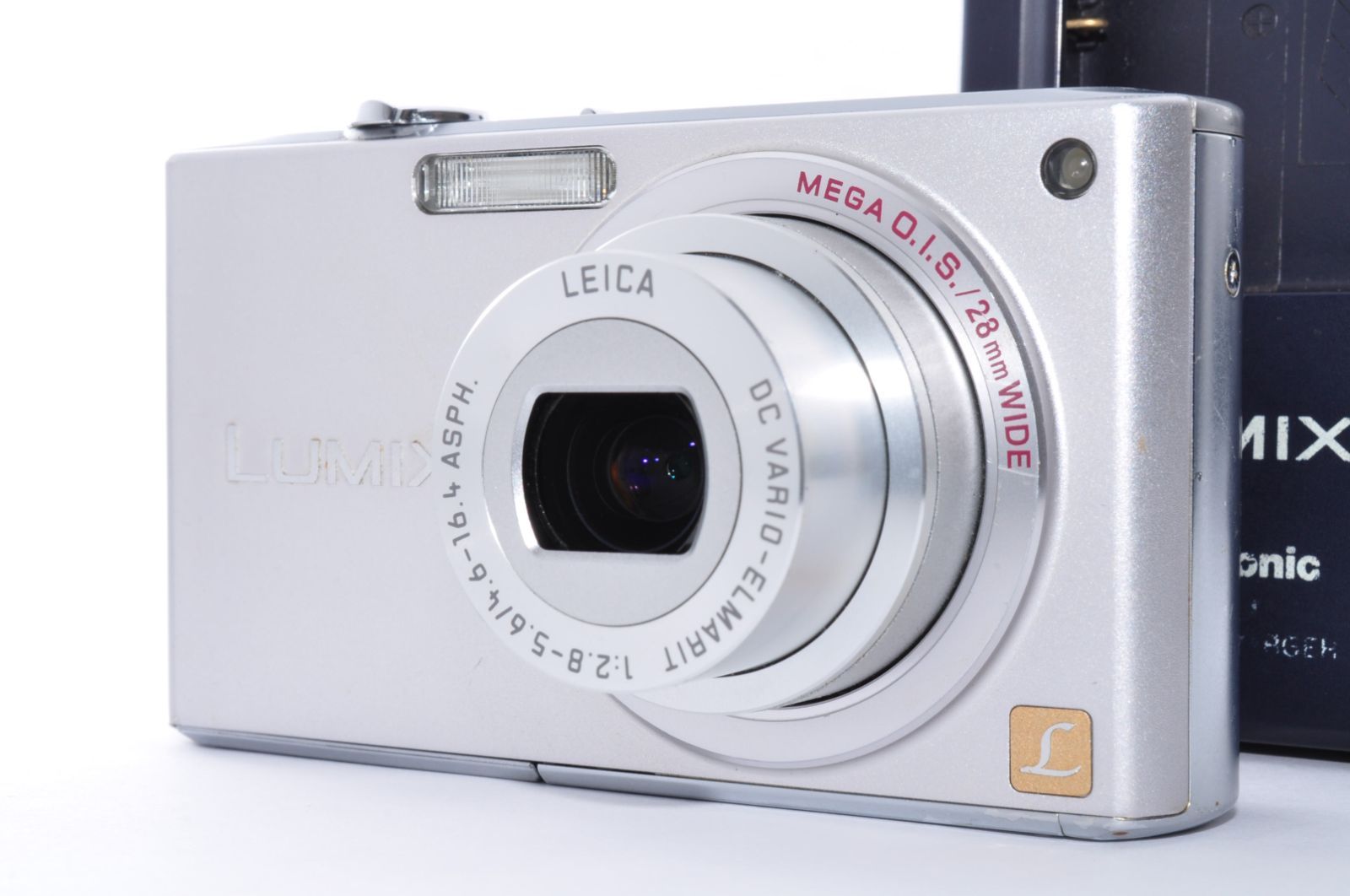 Panasonic LUMIX DMC-FX33 シルバー デジタルカメラ Panasonic LUMIX DMC-FX33 Digital Camera - Silver – Wall Street Photo