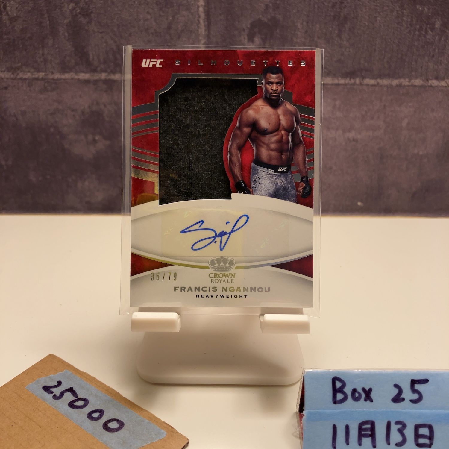 2021 Panini Chronicles Crown Royale Francis Ngannou 36/79 直筆