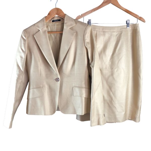 アクアスキュータム Aquascutum スーツ スカートスーツ シルク昆