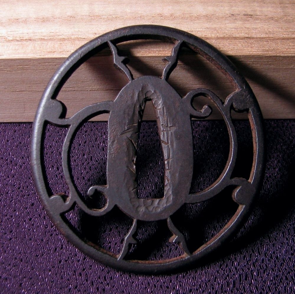 時代武具 鉄地透かし鍔 雁繋ぎ 江戸時代/26a057 - メルカリ